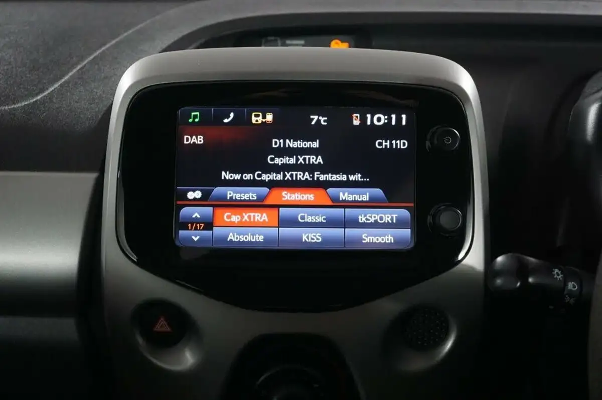 2018-citroen-c1-10-vti-feel-68ps-5d-big-13