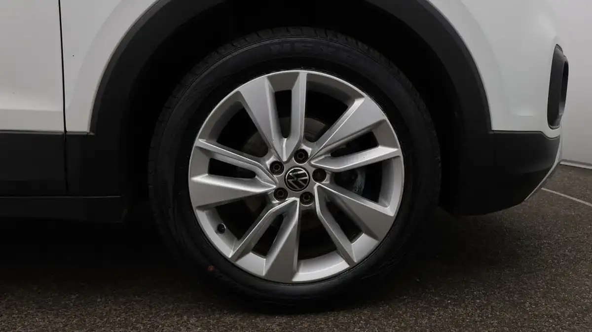 2021-volkswagen-t-cross-10-tsi-se-110ps-big-18
