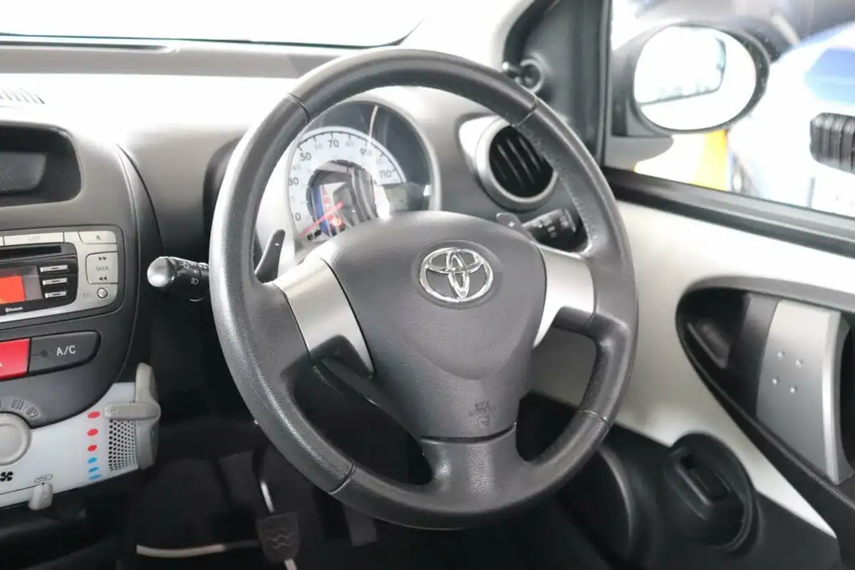 2012-toyota-aygo-10-aygo-ice-vvt-i-5d-mm-big-14