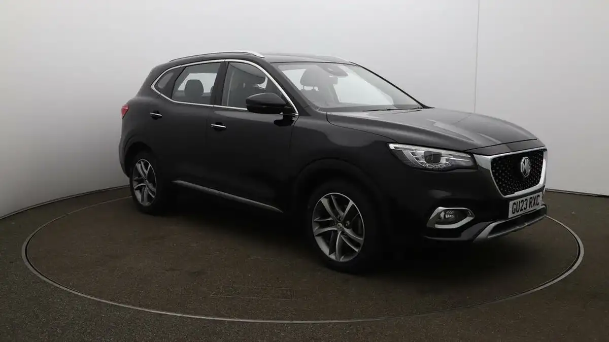 2023-mg-hs-15t-gdi-excite-162ps-big-1