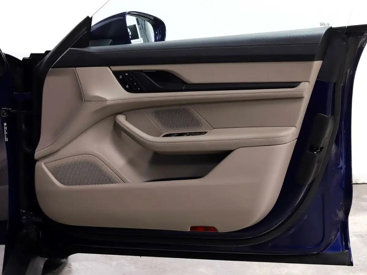 2022-porsche-taycan-e-base-476ps-performance-battery-plus-big-21