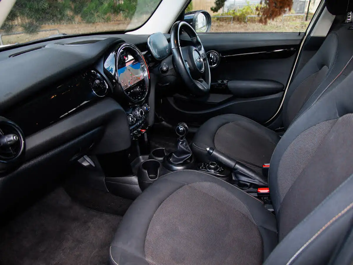 2021-mini-cooper-15-cooper-classic-hatchback-5d-big-6