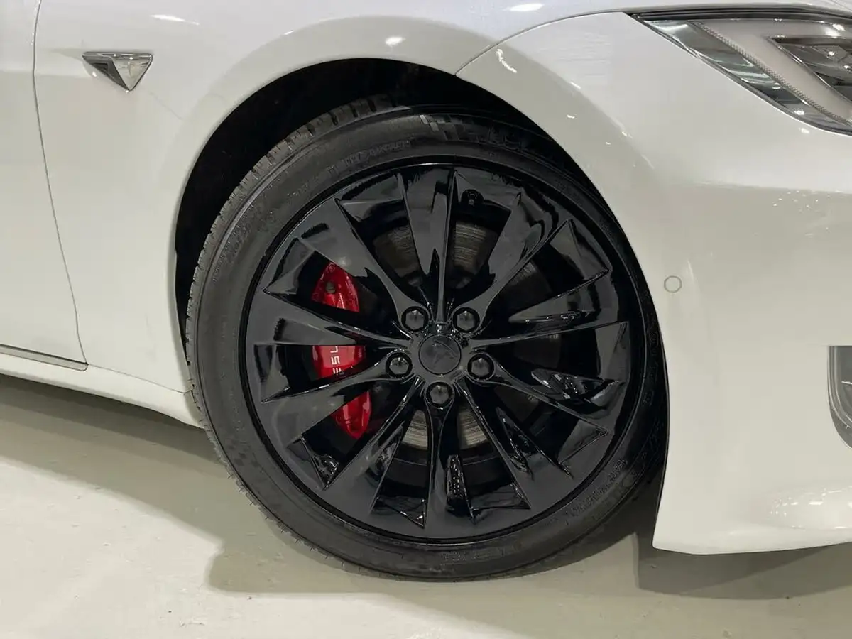 2020-tesla-model-s-e-long-range-big-17