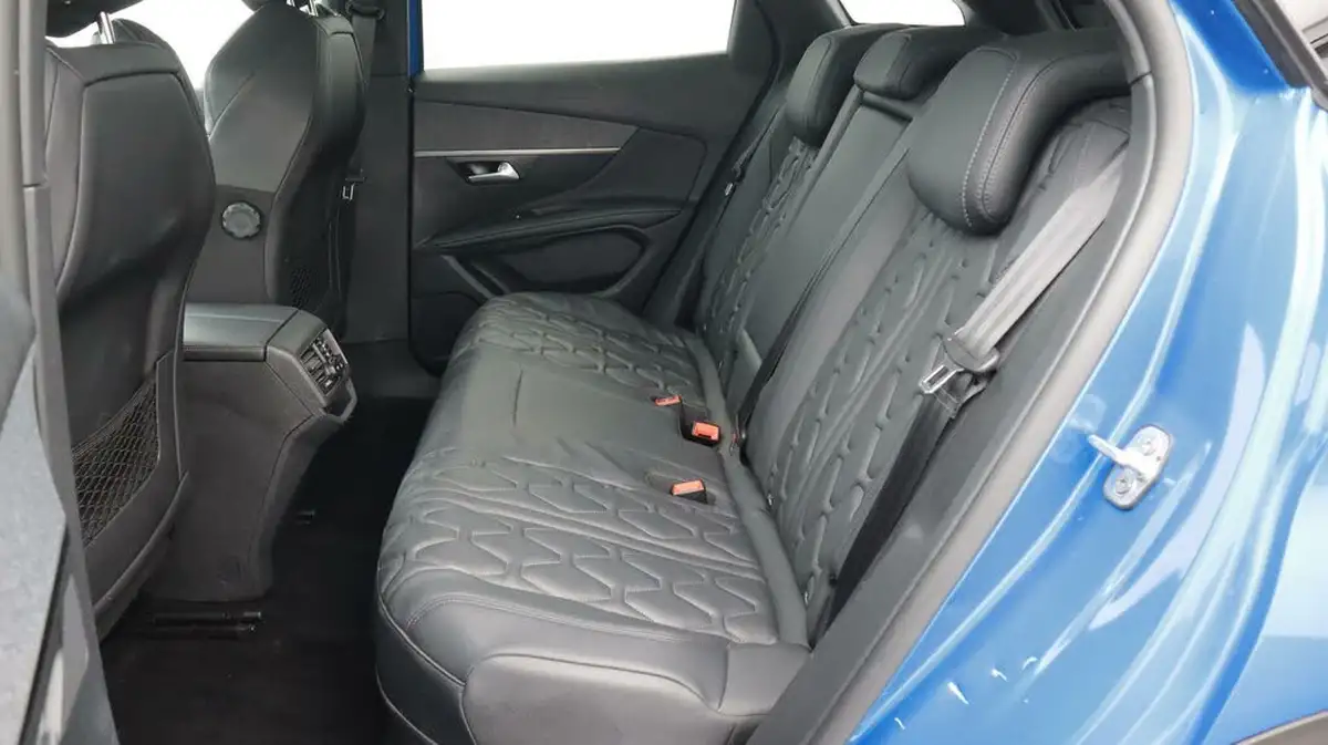 2022-peugeot-3008-suv-16-puretech-allure-premium-225bhp-hybrid-big-16