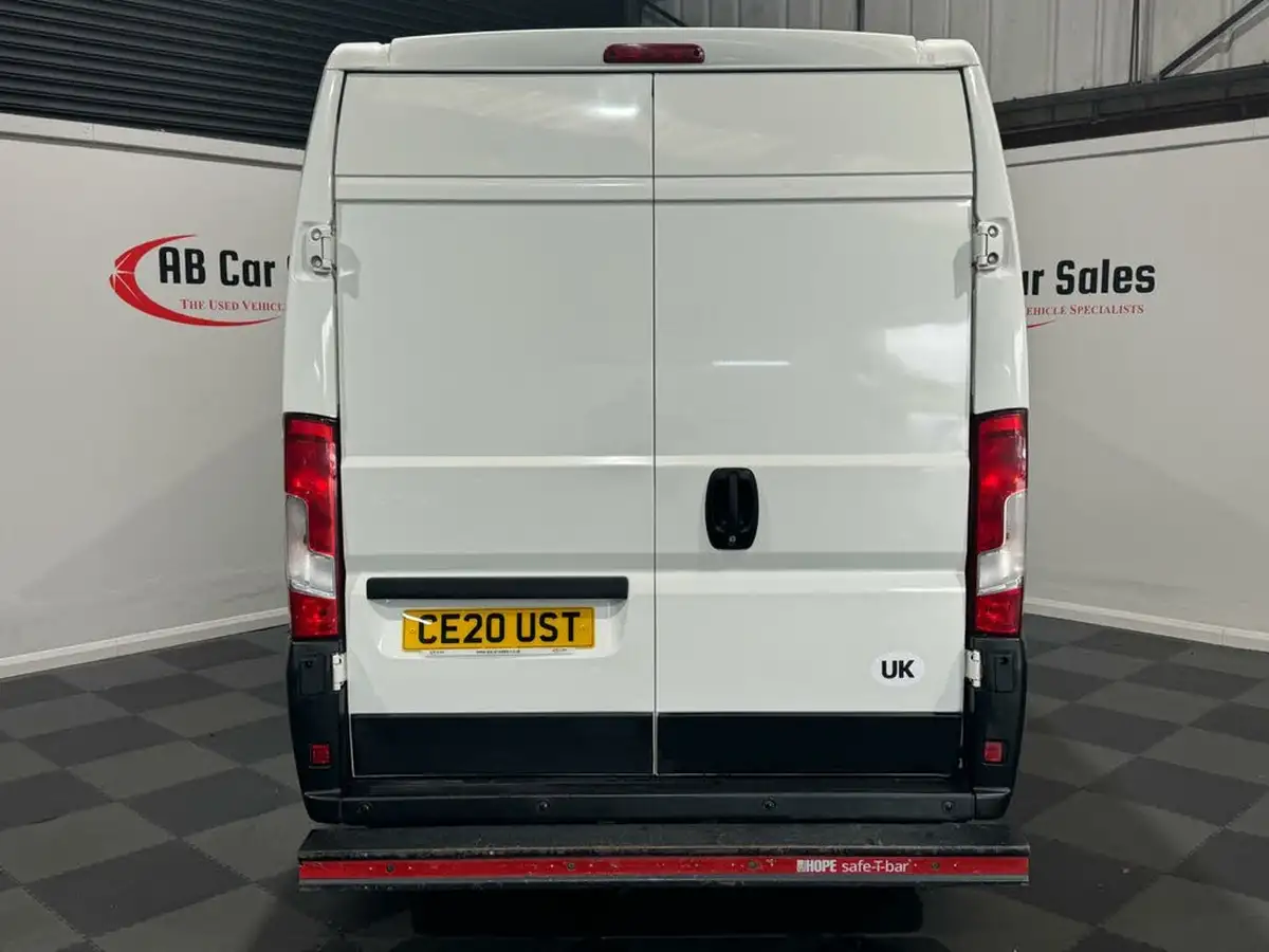 2020-citroen-relay-22bluehdi-35-l2h2-enterprise-big-3