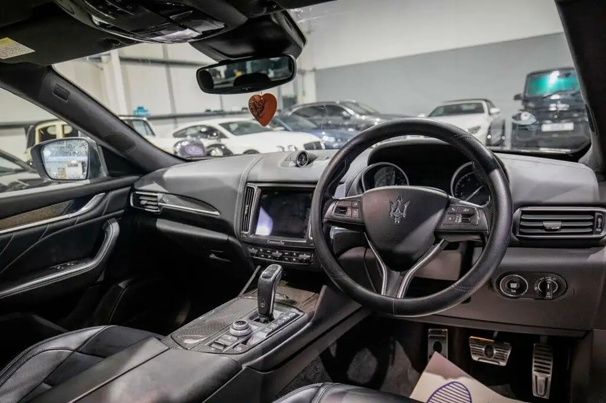 2019-maserati-levante-30-gransport-nerissimo-pack-ss-big-1