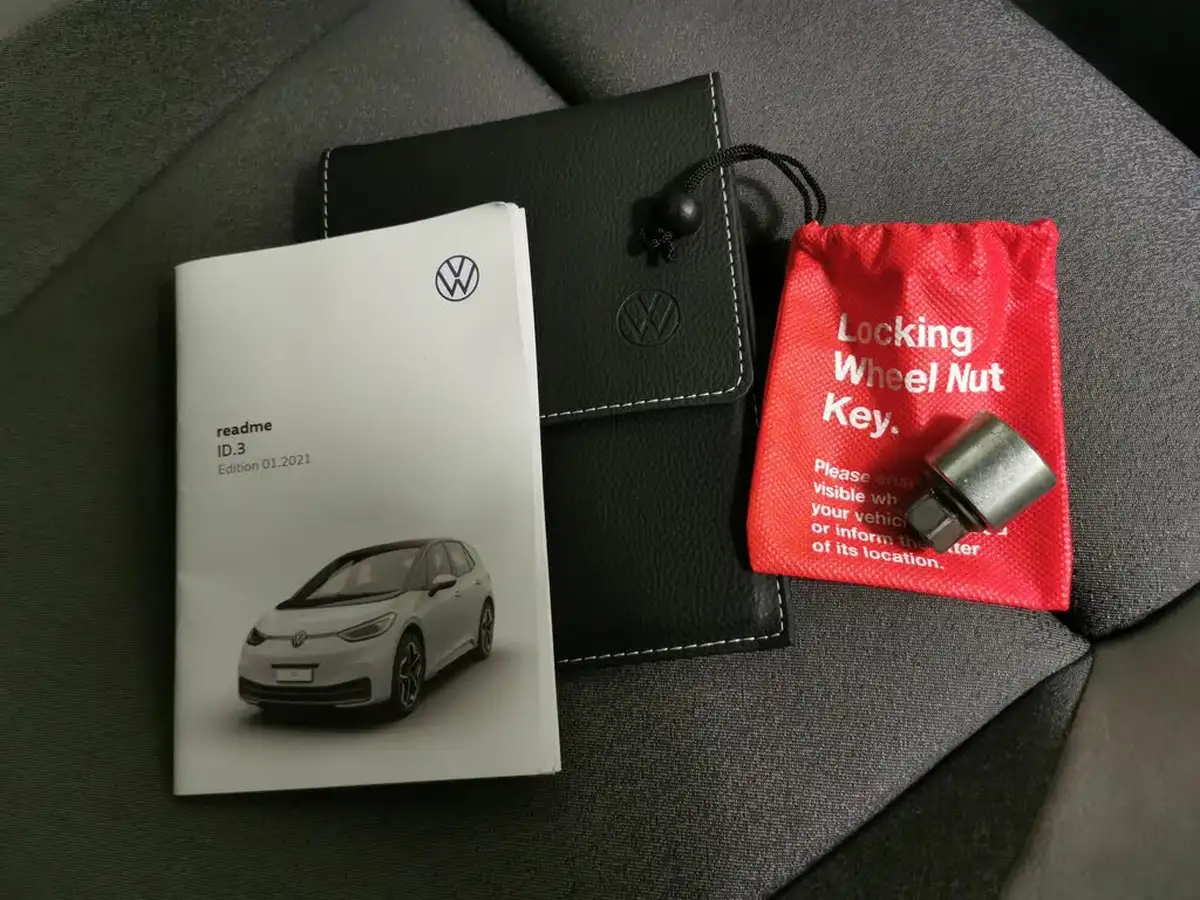 2021-volkswagen-id3-e-tour-big-36