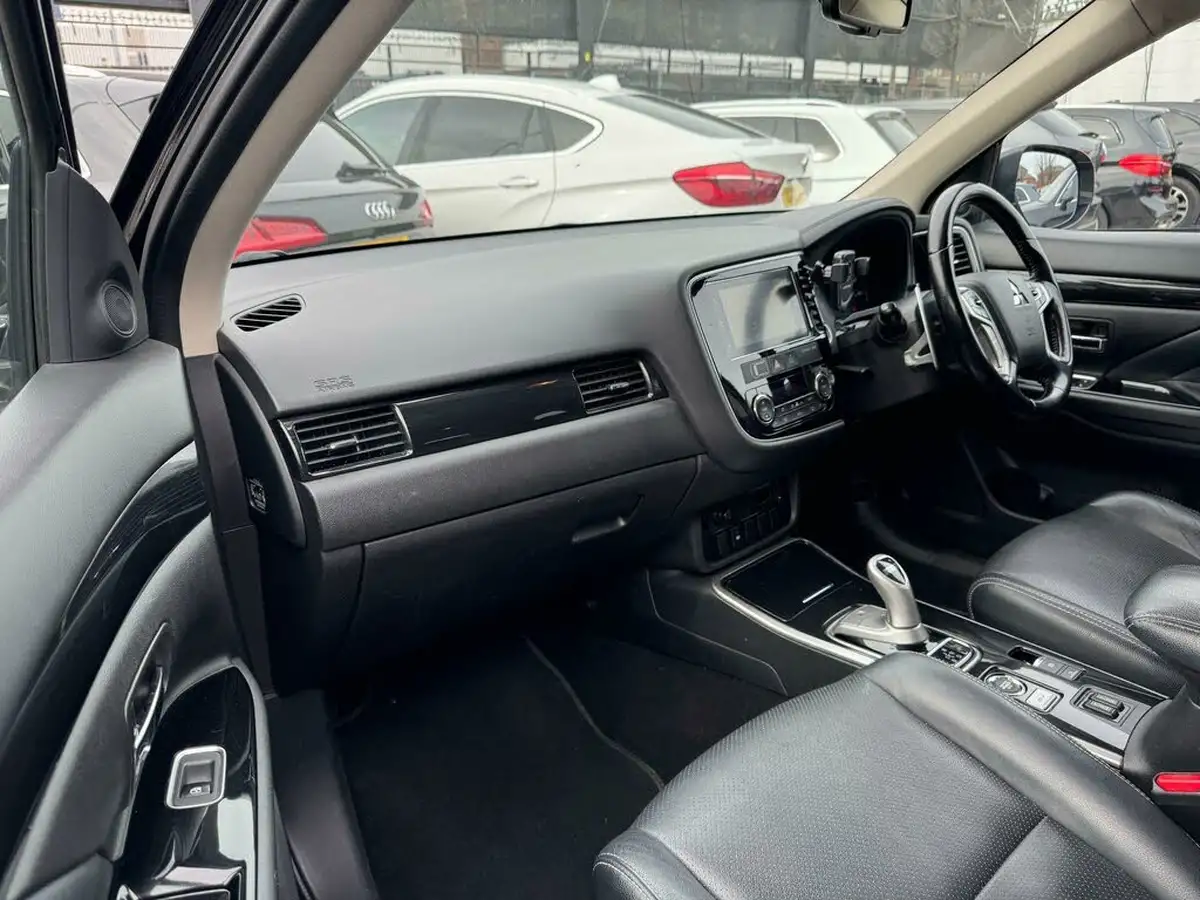 2018-mitsubishi-outlander-20-juro-phev-big-78
