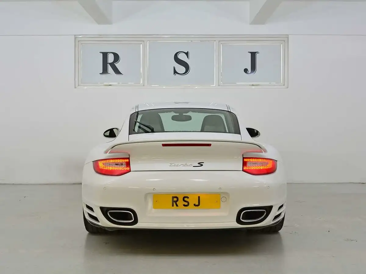 2011-porsche-911-38-turbo-s-coupe-big-3