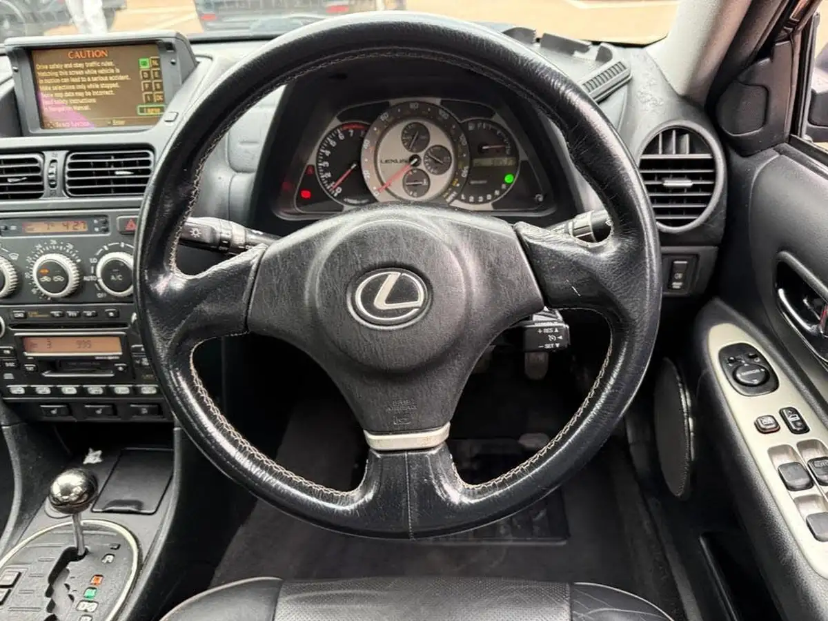 2005-lexus-is-200-20-se-auto-big-28