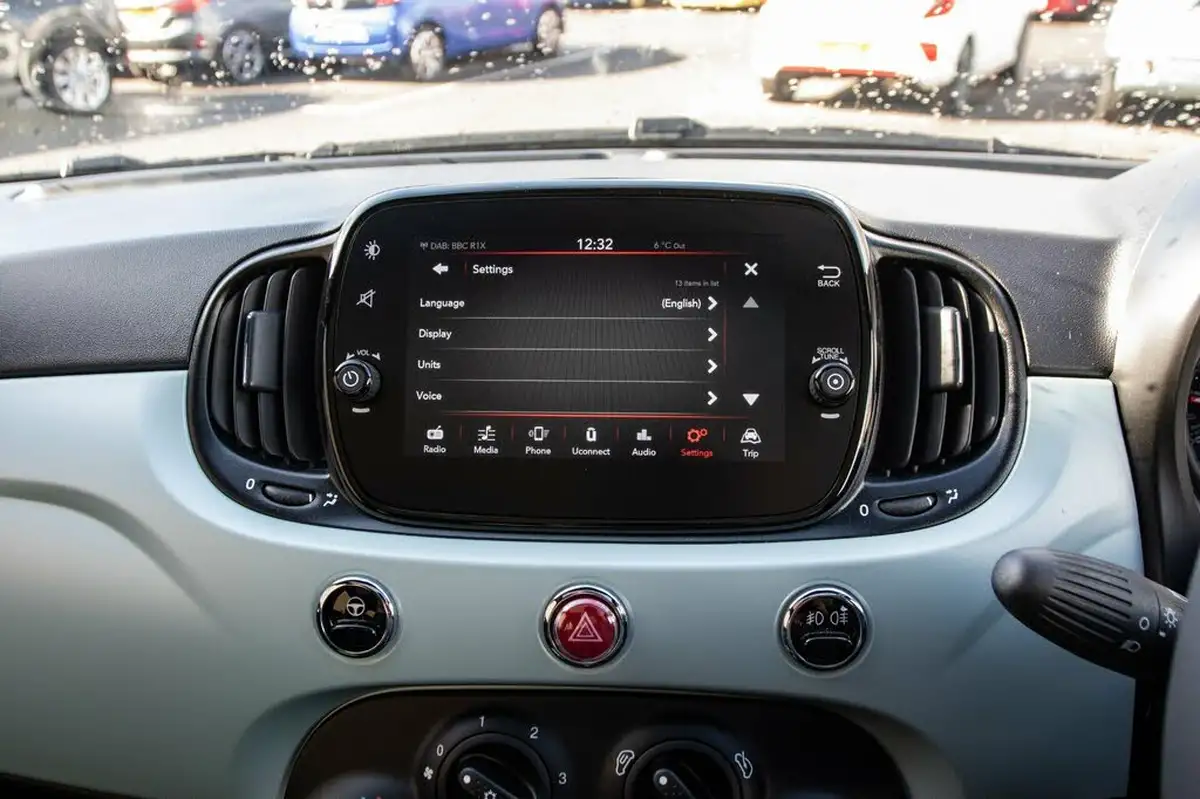 2024-fiat-500-10-big-28
