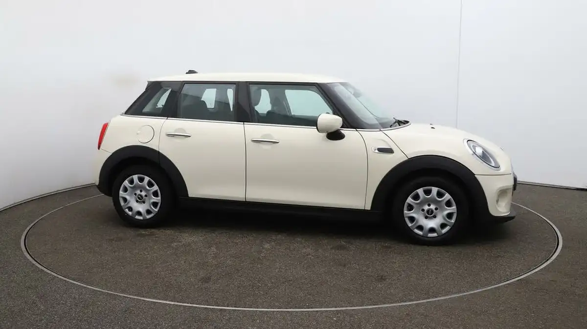 2020-mini-cooper-15-one-classic-comfort-5d-big-43