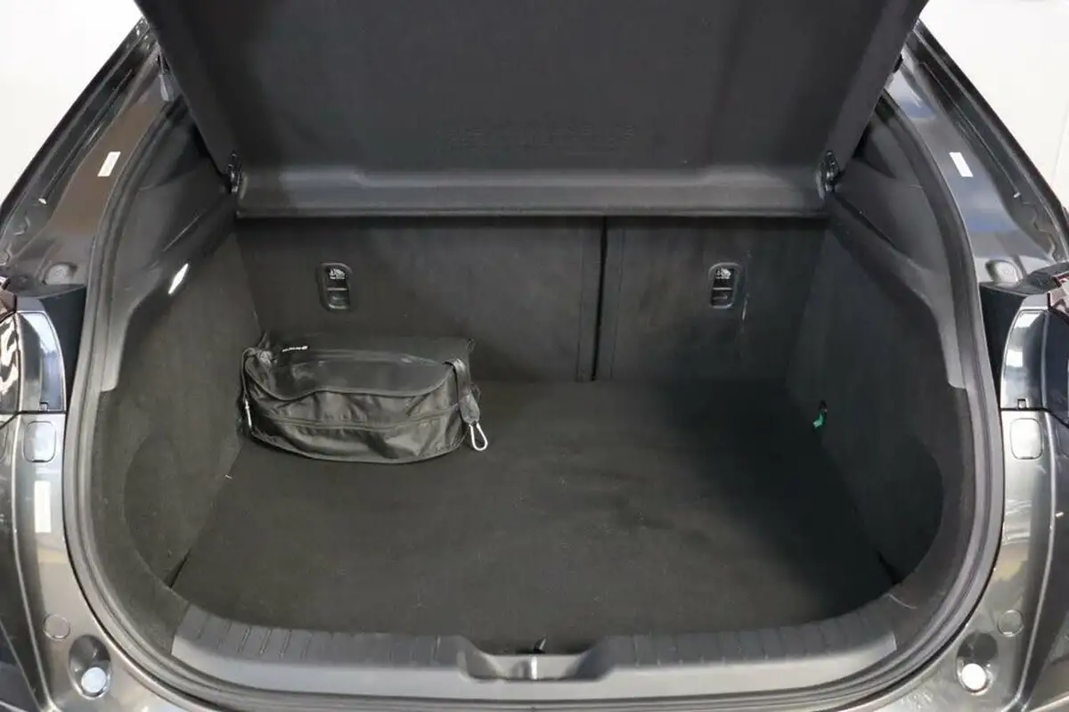 2021-mazda-mx-30-e-se-l-lux-big-18