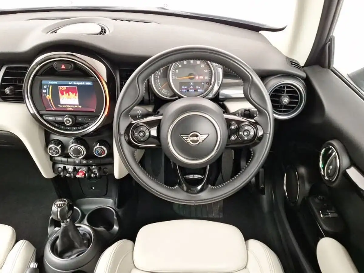 2019-mini-cooper-15-cooper-exclusive-134bhp-hatchback-3d-big-6