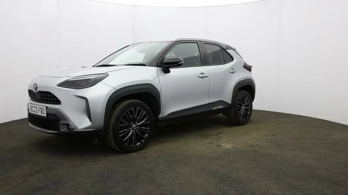 2022-toyota-yaris-cross-15-vvt-i-dynamic-big-2