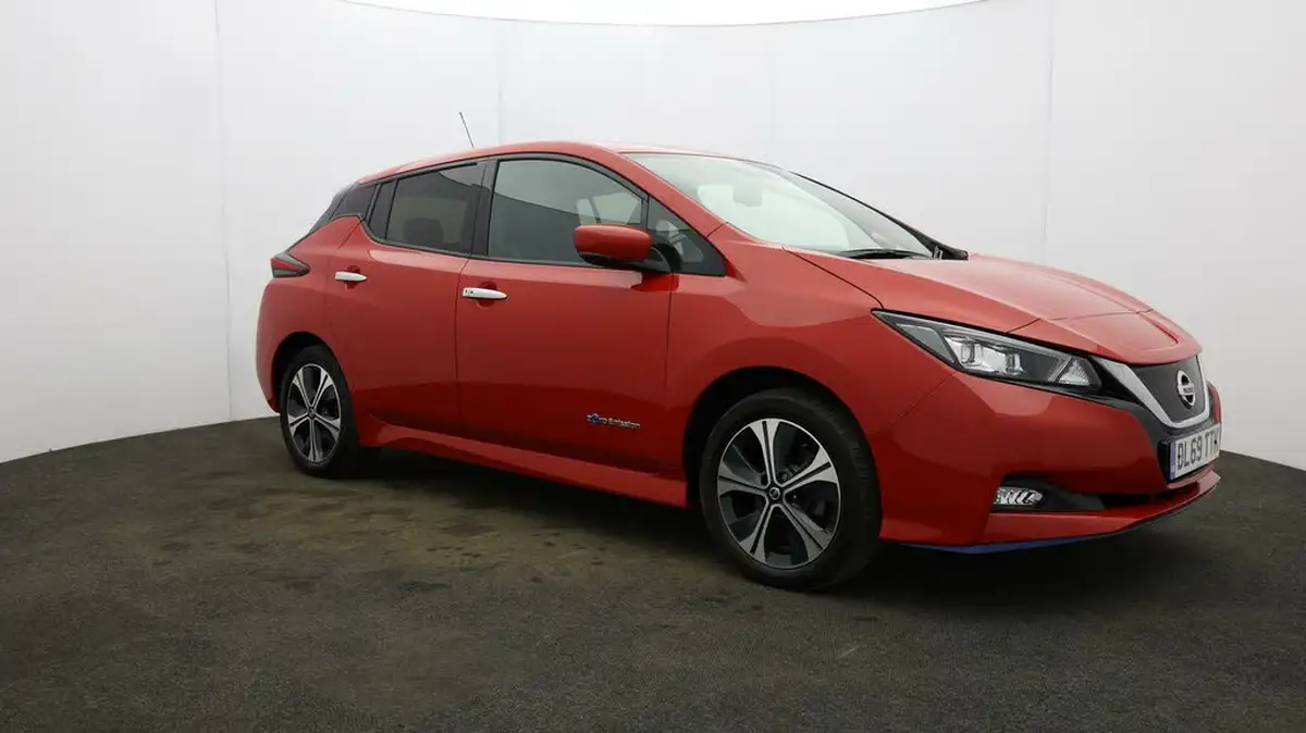 2020-nissan-leaf-e-e-tekna-big-40
