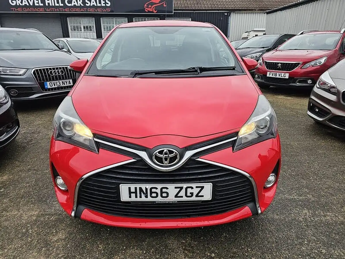 2016-toyota-yaris-133-icon-vvt-i-5d-cvt-big-1