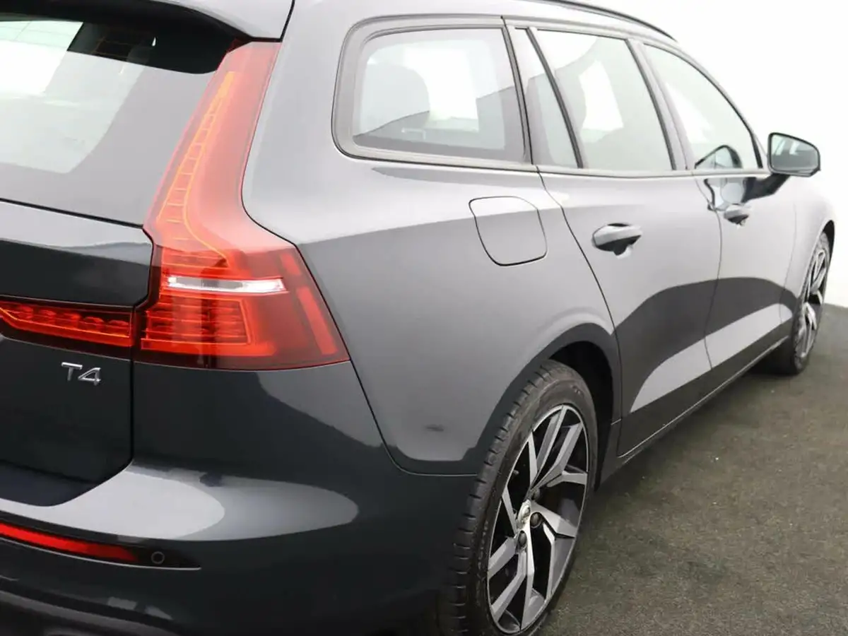 2020-volvo-v60-20-t4-momentum-plus-big-48