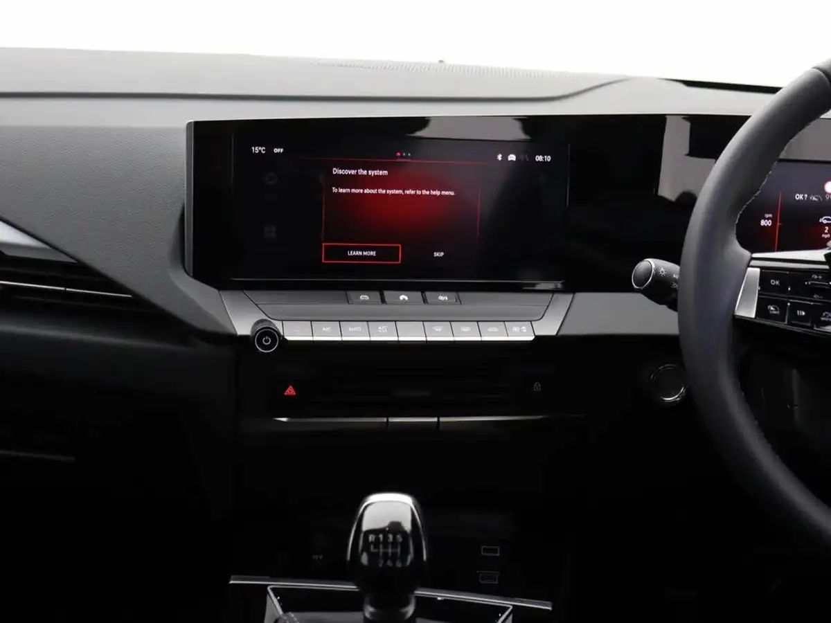 2022-vauxhall-astra-15-turbo-d-design-sport-tourer-big-8