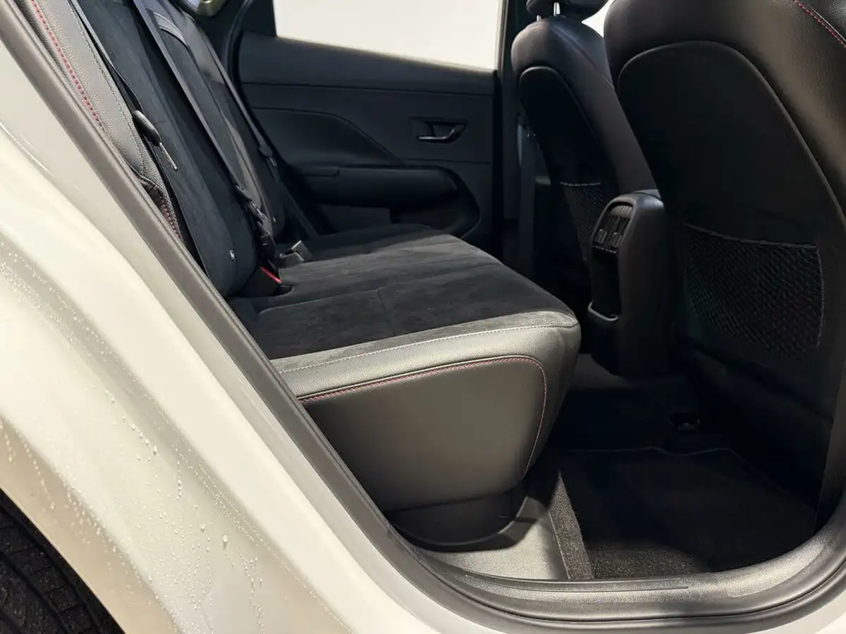 2024-hyundai-kona-16-t-gdi-n-line-s-198ps-dct-big-12