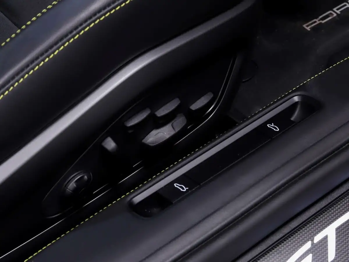 2022-porsche-911-40-gt3-rwd-pdk-big-32