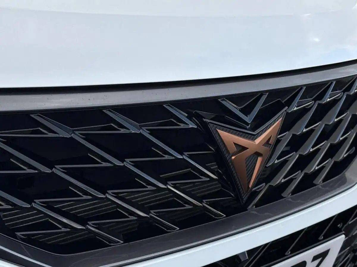 2024-cupra-ateca-15-ecotsi-v2-big-30