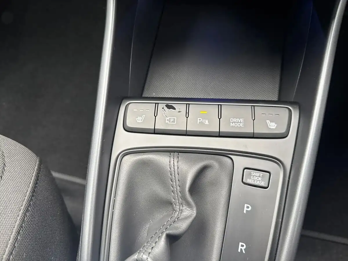 2024-hyundai-i20-10-t-gdi-premium-dct-big-19