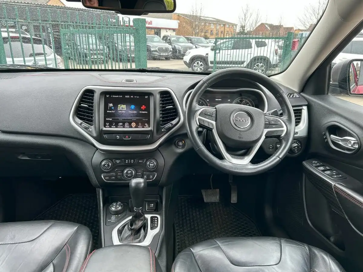 2015-jeep-cherokee-32-trailhawk-big-19