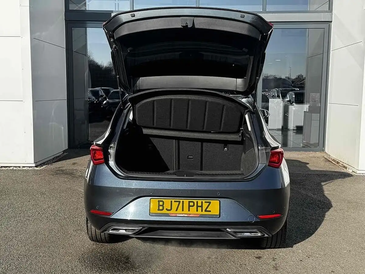 2021-seat-leon-14-e-hybrid-fr-hatchback-big-14