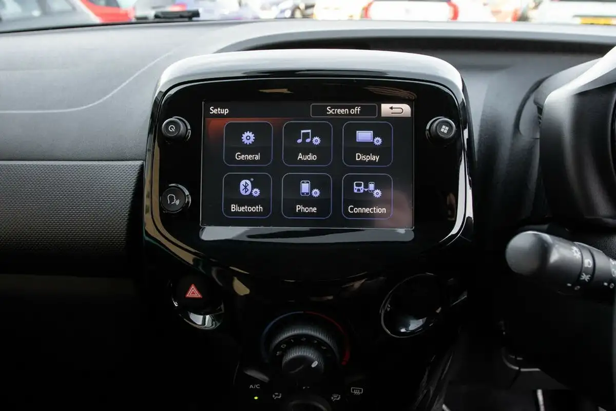 2020-citroen-c1-10-vti-feel-ss-3d-big-25