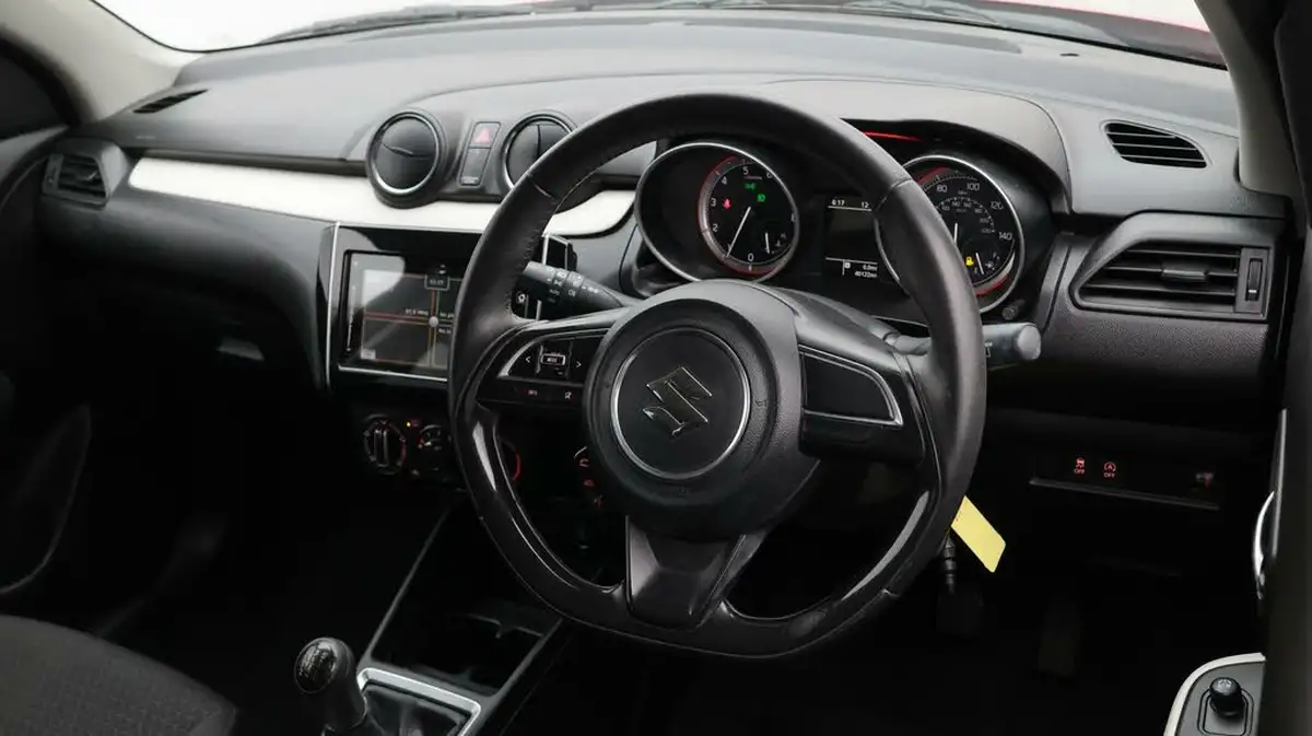2020-suzuki-swift-12-dualjet-sz-t-90ps-1242cc-big-9