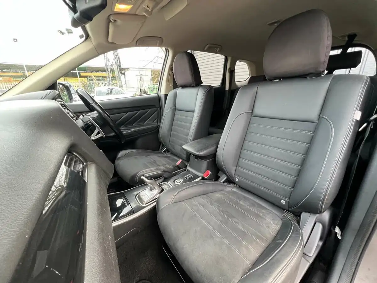 2017-mitsubishi-outlander-20-juro-phev-5st-big-28