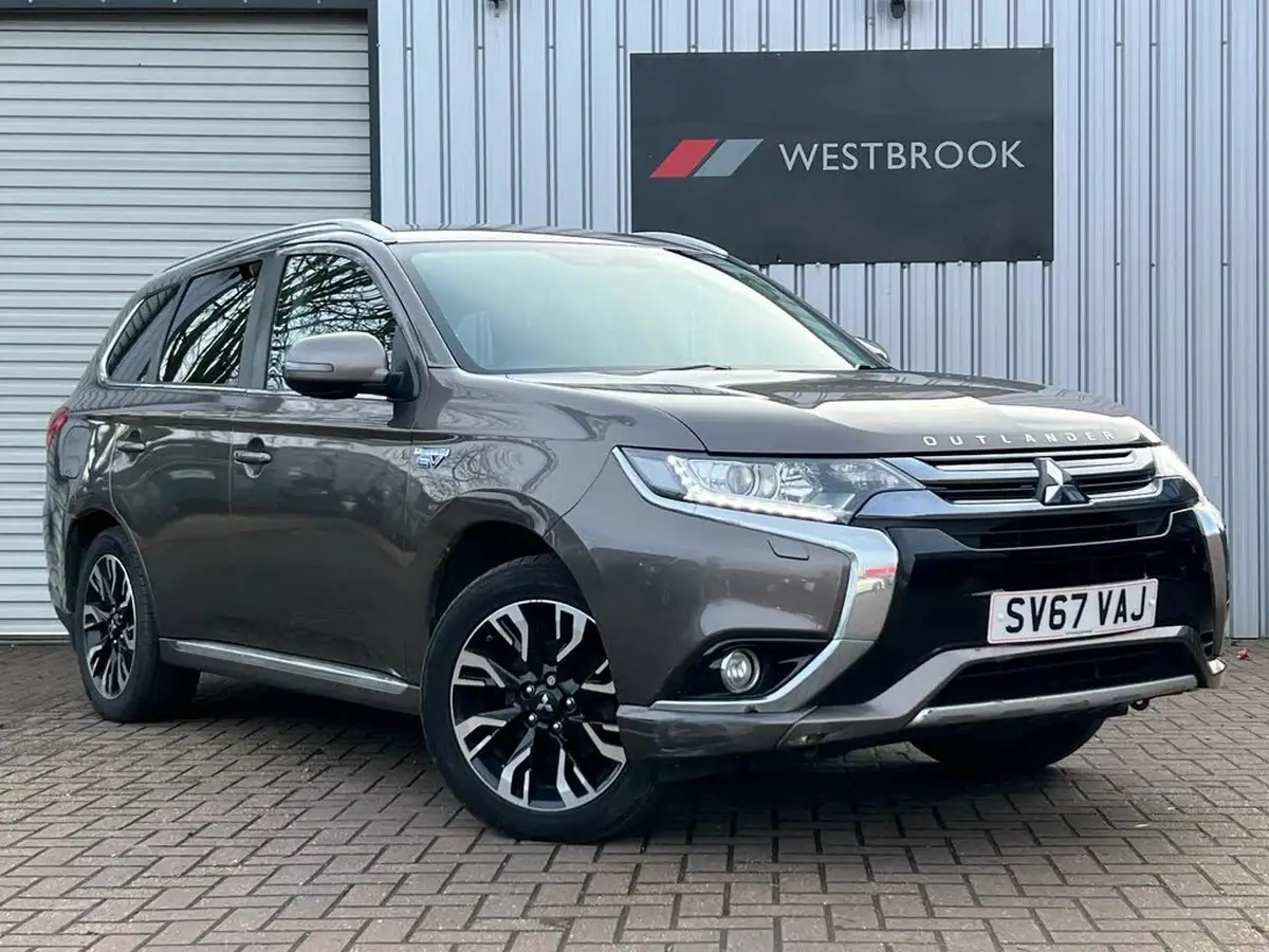 2017-mitsubishi-outlander-20-juro-phev-5st-big-0