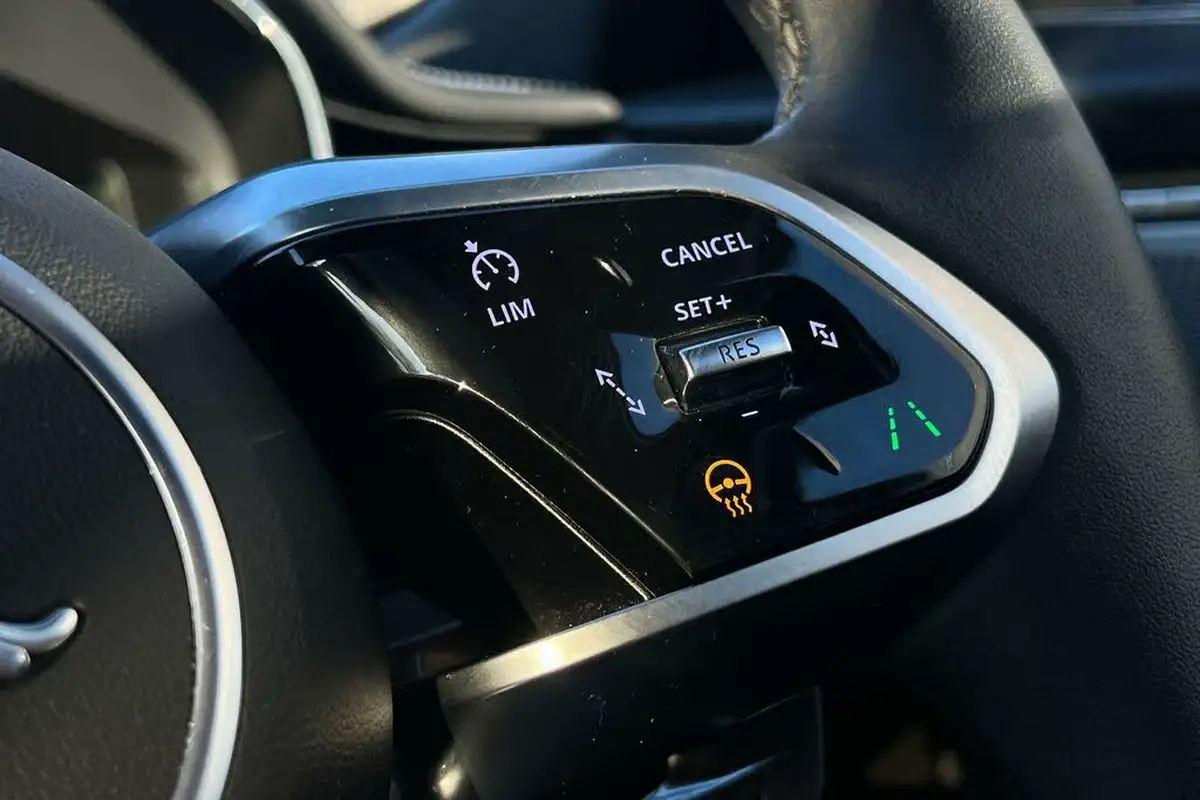 2023-jaguar-f-pace-20-d200-r-dynamic-se-black-big-46