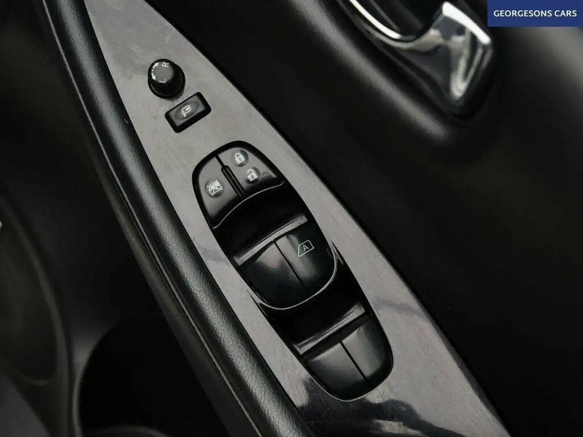 2019-nissan-leaf-e-tekna-big-29