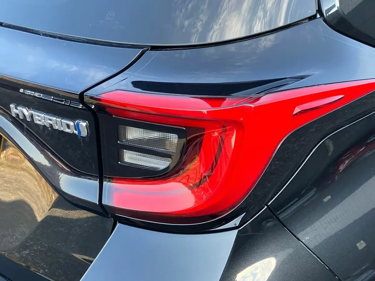 2023-mazda-mazda2-15-select-big-21
