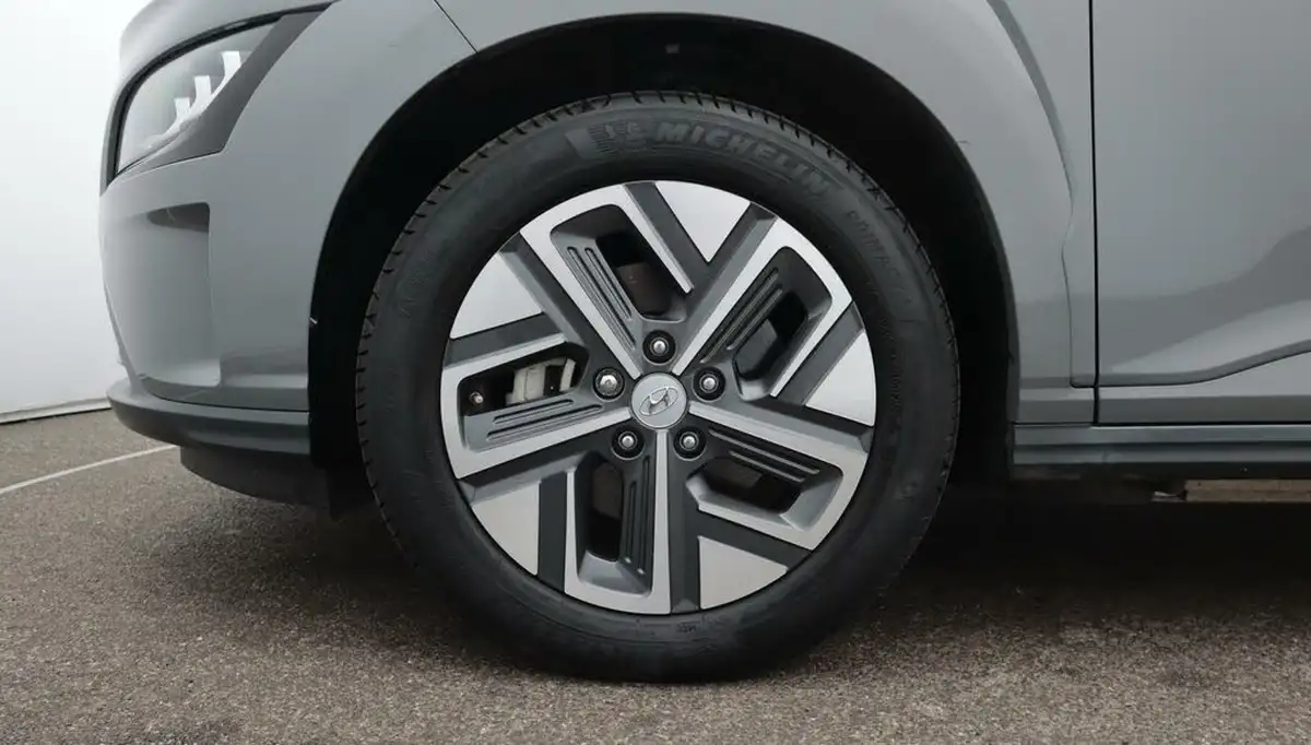 2023-hyundai-kona-e-premium-136ps-39kwh-big-18