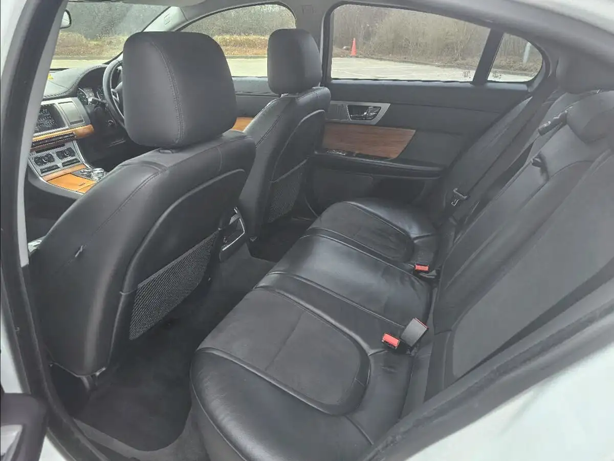 2012-jaguar-xf-22td-se-163ps-saloon-4d-auto-big-7