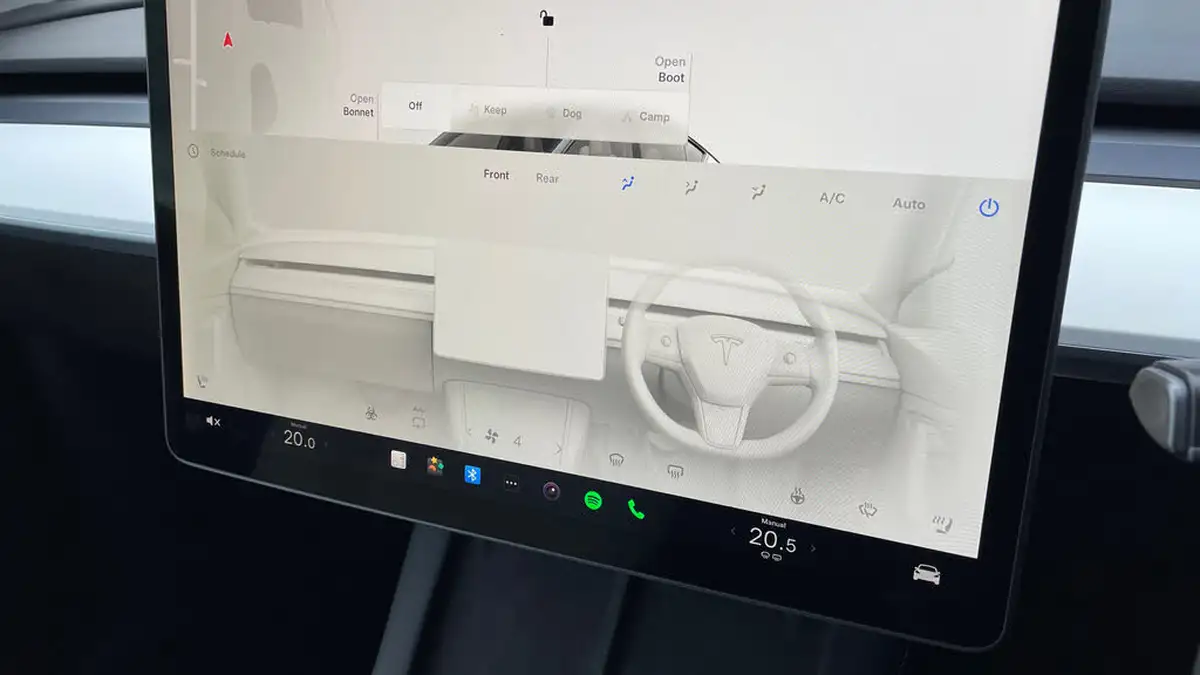 2022-tesla-model-y-e-long-range-big-26