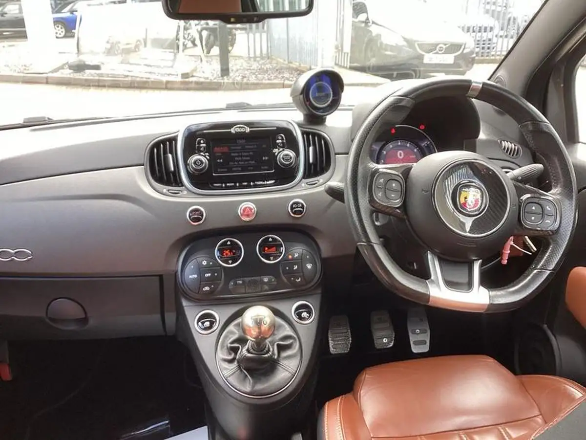 2016-abarth-595-14-tjet-turismo-big-10
