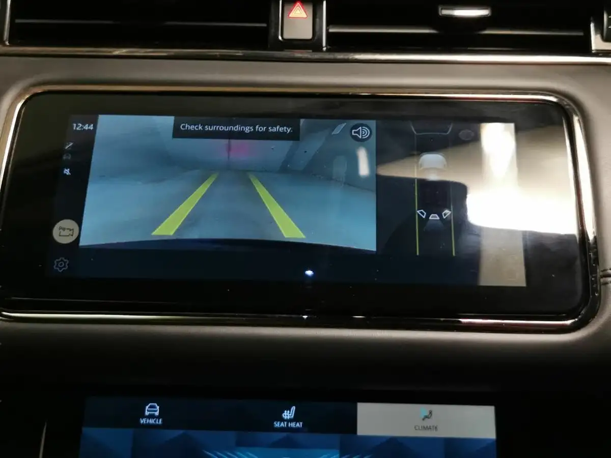 2022-land-rover-range-rover-evoque-15-p300e-autobiography-big-4