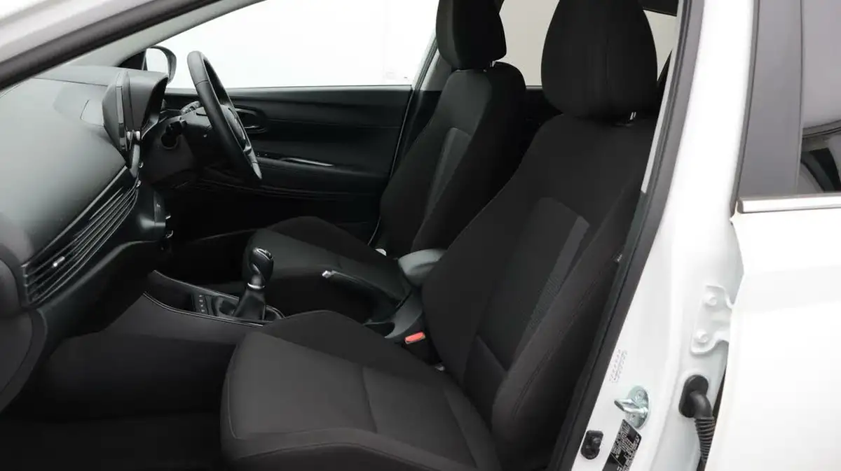 2024-hyundai-i20-10-t-gdi-premium-two-tone-roof-big-14