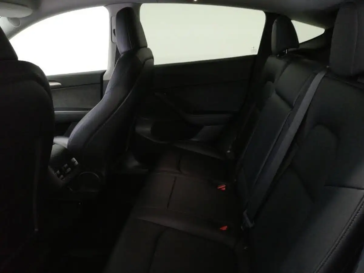 2023-tesla-model-y-e-rwd-big-5