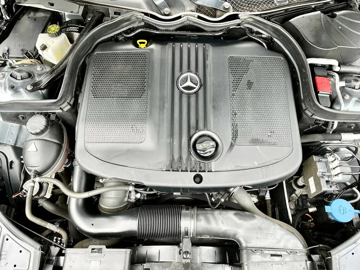 2016-mercedes-benz-e-class-21d-e220d-amg-line-edition-cabriolet-big-52