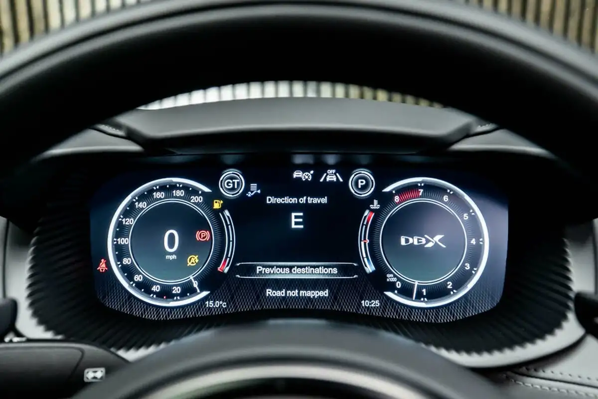 2022-aston-martin-dbx-40-v8-big-37