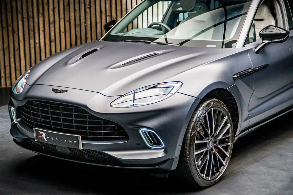 2022-aston-martin-dbx-40-v8-big-13
