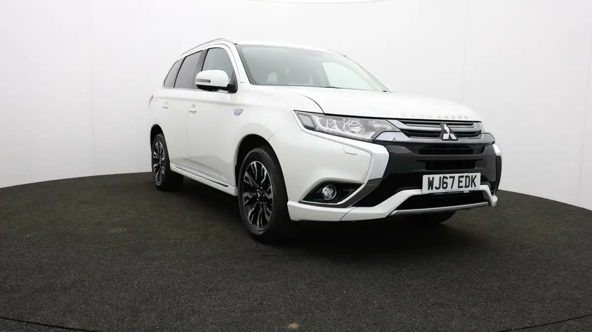 2017-mitsubishi-outlander-20-4h-phev-big-47