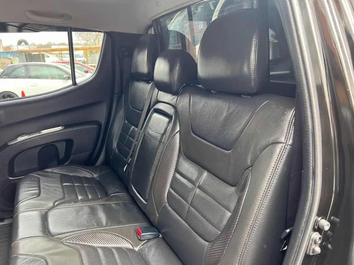 2014-mitsubishi-l200-25td-barbarian-auto-big-29