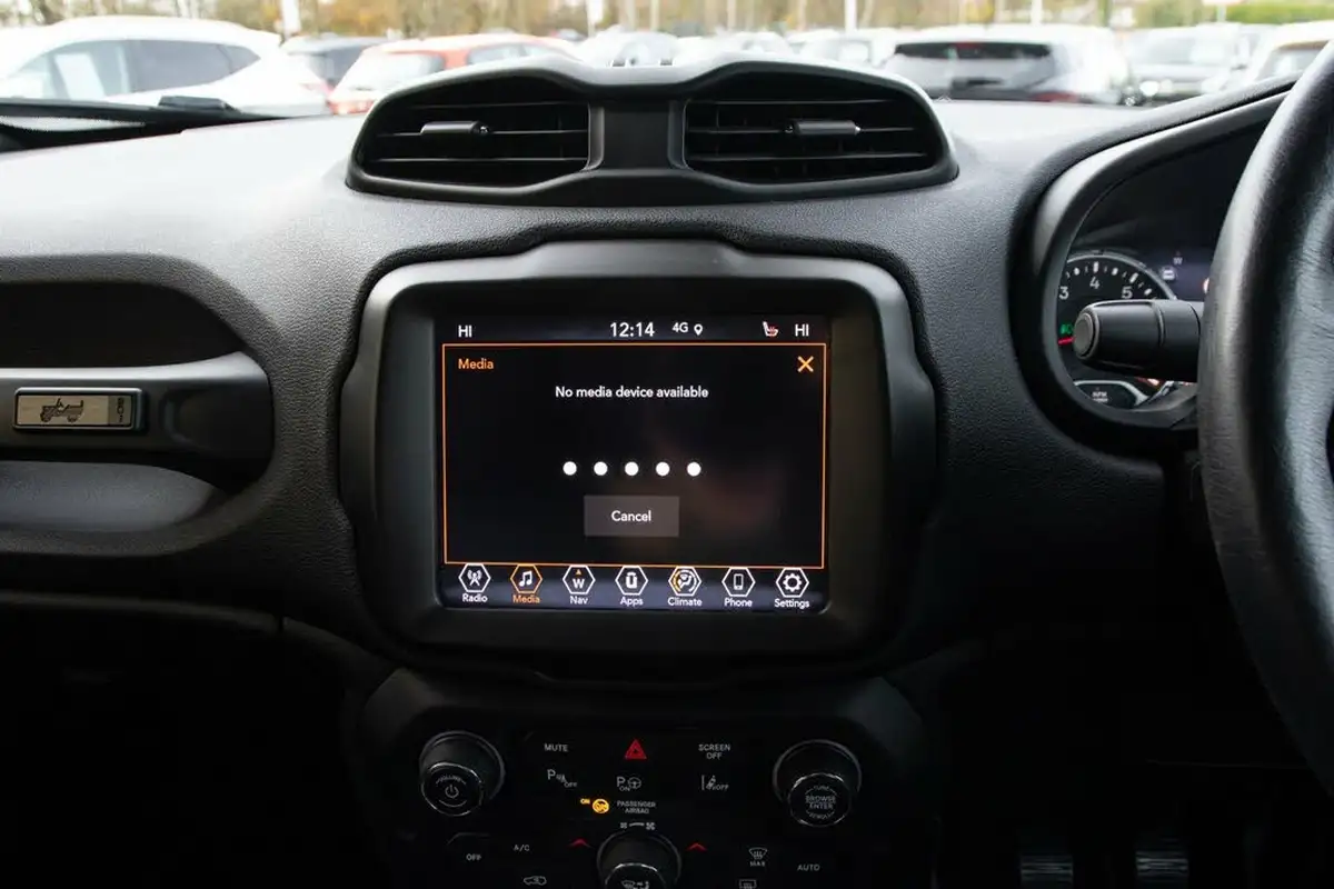 2021-jeep-renegade-10-gse-80th-anniversary-big-25