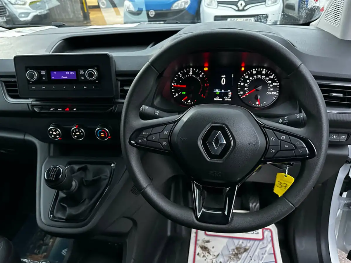 2022-renault-kangoo-15dci-ml19-95-start-big-14